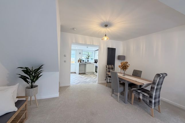52 Scott Street, Treorchy photo 4