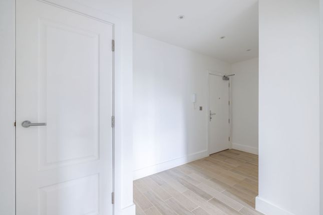 Flat 2 Sterling Rose House, 35 Widmore Road, Bromley, Bromley photo 3