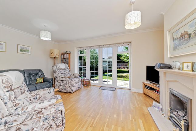 79, Oakwood Drive, St. Albans photo 3