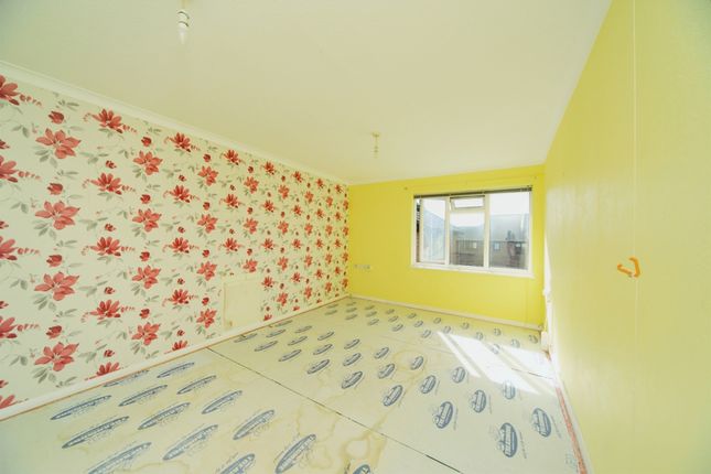 Flat for sale in Langney Rise, Eastbourne