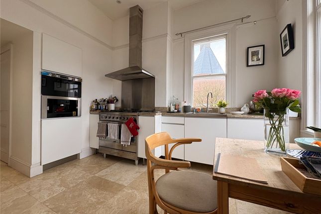 Flat 2, Pembroke Mansions, 1-3, Oakfield Road, Bristol photo 4