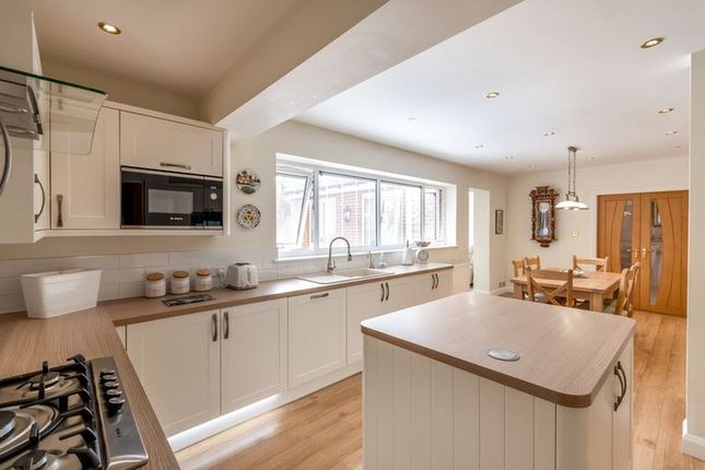 36, Chatsworth Road, Worksop photo 2
