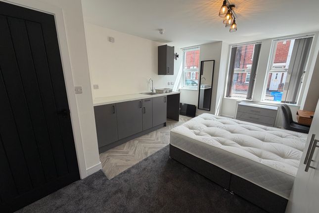 Room 1, 14 Davenport Road, Derby photo 3