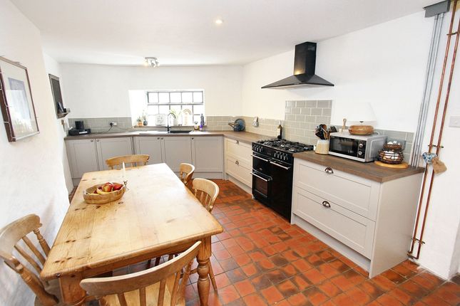 Ty Carreg Colhugh Street, Llantwit Major photo 4