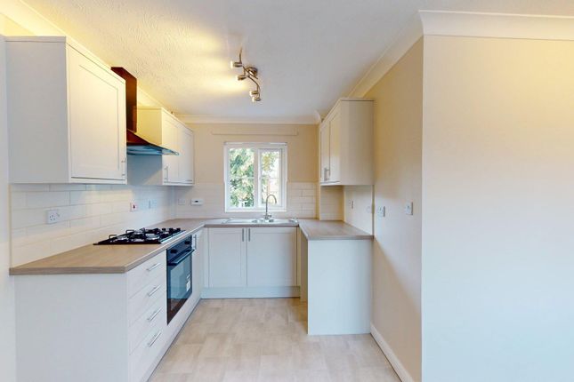 48, Jacinth Drive, Sittingbourne photo 2