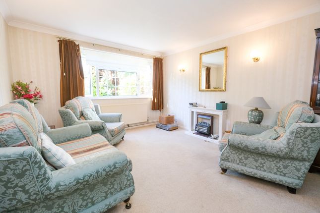 18, Loxwood Close, Orpington photo 2