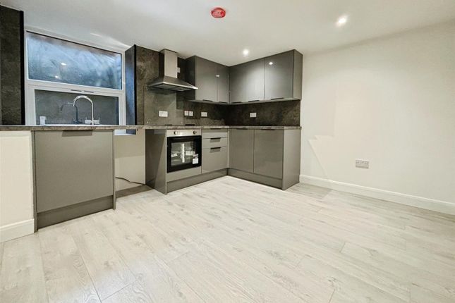 1, Ash Grove, Bradford photo 4