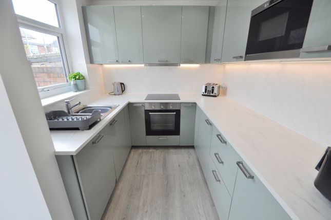 37, Fieldway, Wallasey photo 3