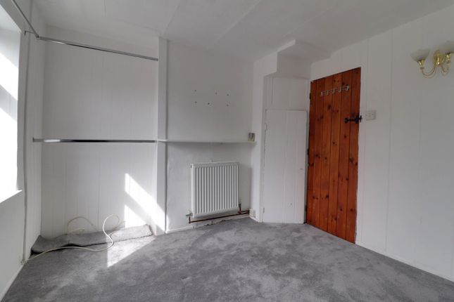 143, Gloucester Road, Stonehouse photo 4