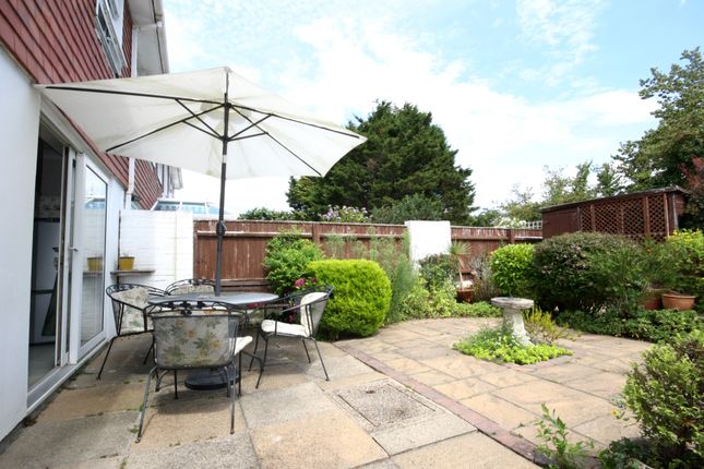 25, Deans Court, Milford-on-Sea photo 2