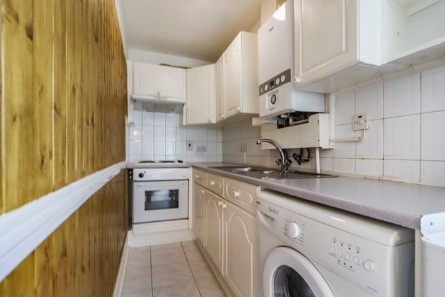 Flat 2, 20, Romilly Road West, Cardiff photo 2