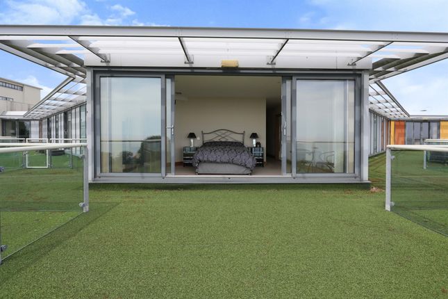 Thumbnail Penthouse for sale in Hayes Road, Sully, Penarth