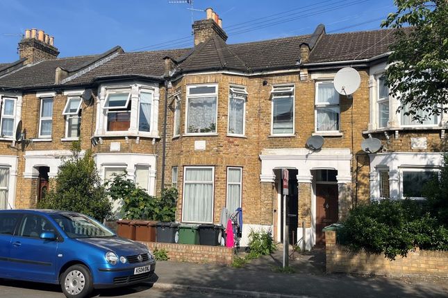 Thumbnail Flat for sale in 95A Claude Road, London