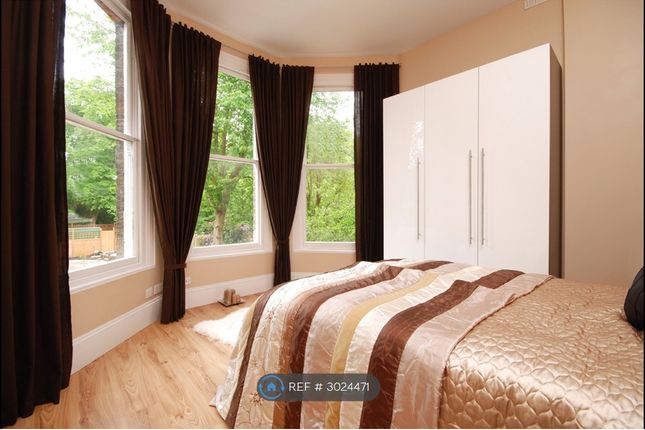 Flat, Christchurch Avenue, London photo 3