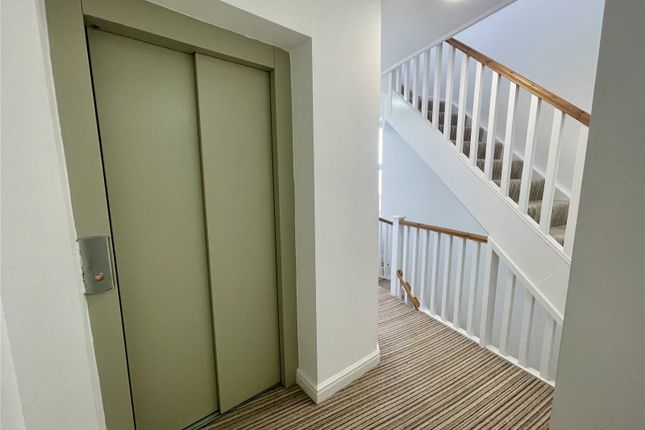 Apartment 9, 52, South Marine Drive, East  Yorkshire photo 3