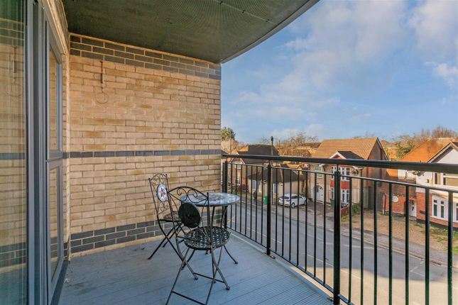 Flat for sale in Windsor Road, Slough