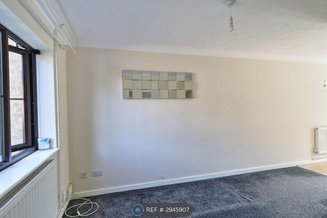 Knaresborough Court, Eynesbury, St Neots photo 3