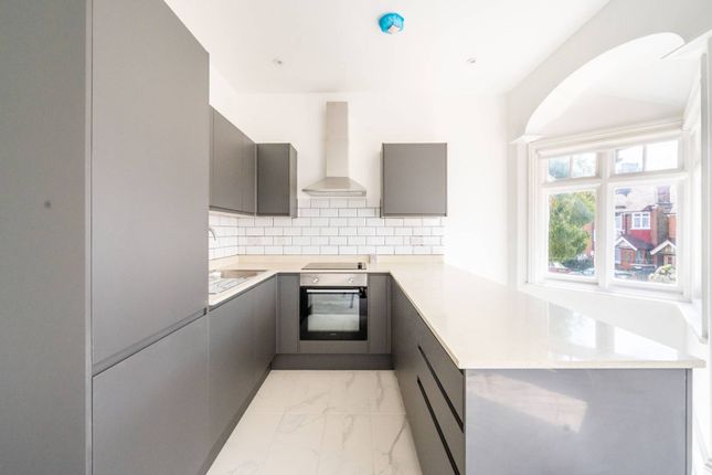 Flat to rent in Downton Avenue, Streatham Hill, London