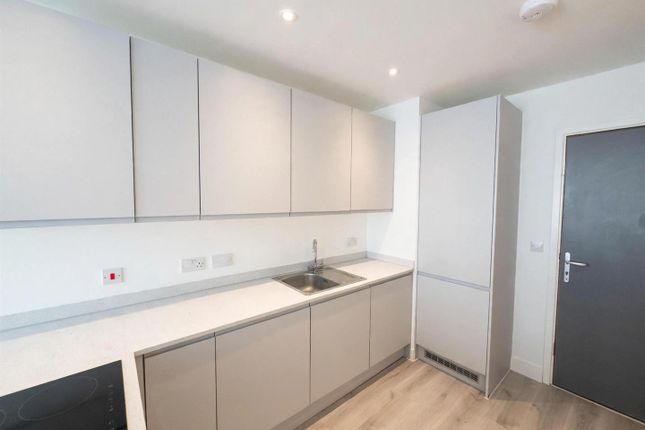 Apartment 10507, 4 Wharf End, Manchester photo 5