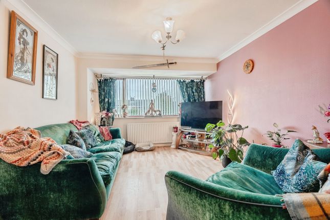 27, Fairways Drive, Lancashire photo 2