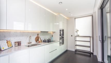 Thumbnail Flat to rent in Charles Clowes Walk, London