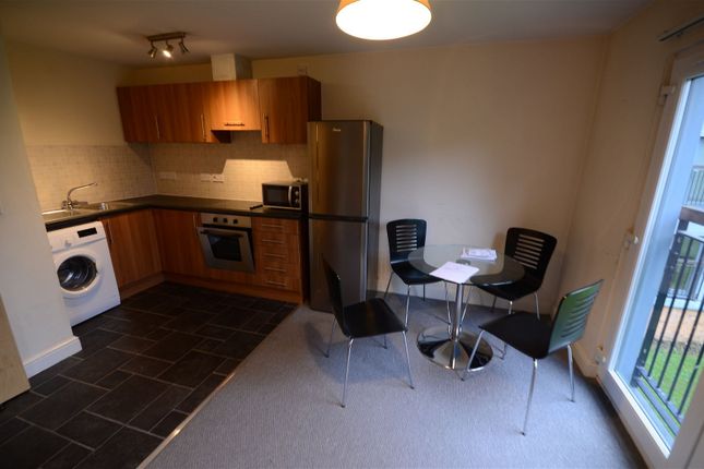 Flat to rent in Moss Lane East, Manchester