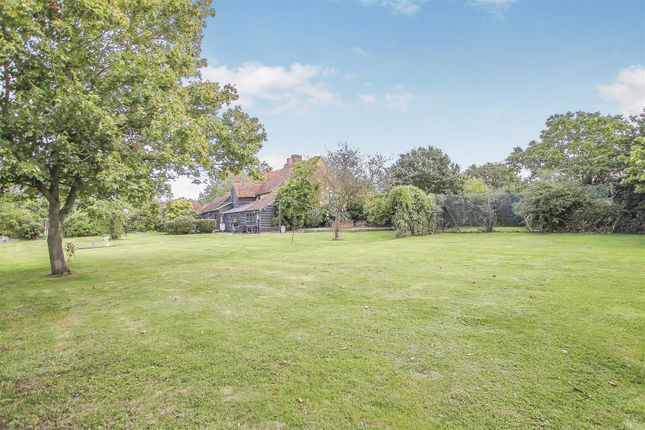Detached house for sale in Navestockside, Brentwood
