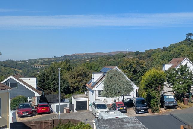 19 Tremena Gardens, St. Austell photo 2