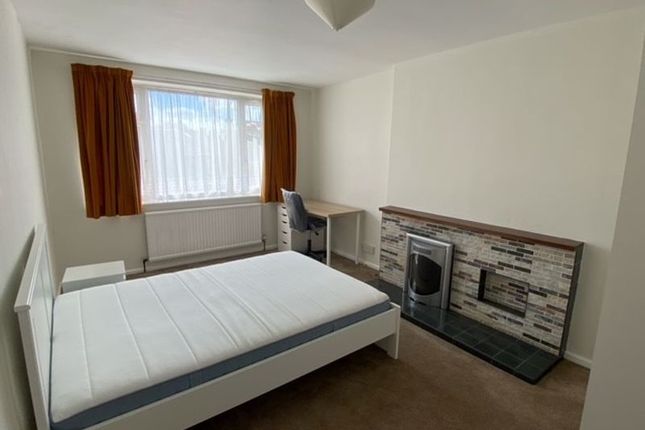 12, Penshurst Road, Potters Bar photo 4