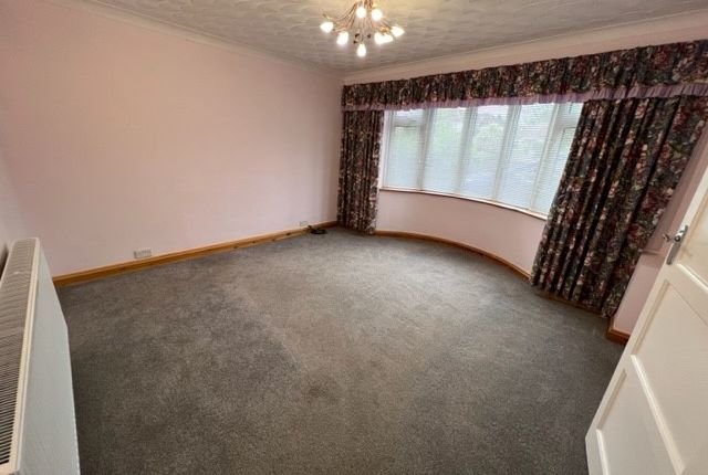 Bungalow to rent in Exeter Gardens, Stamford