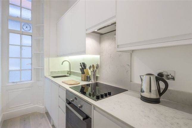 First Floor Flat, 13, Bolton Street, London photo 3