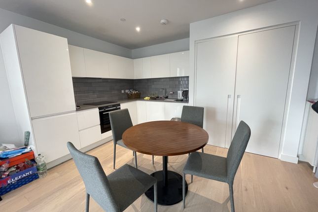 101 Carrick House,, Royal Crest Avenue, London photo 4