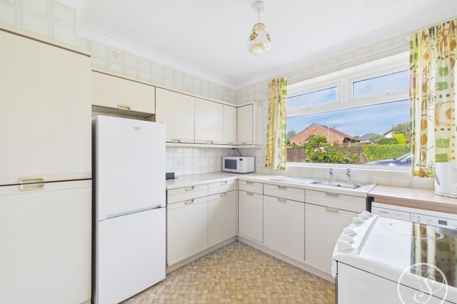 42, Temple Grove, Leeds photo 2