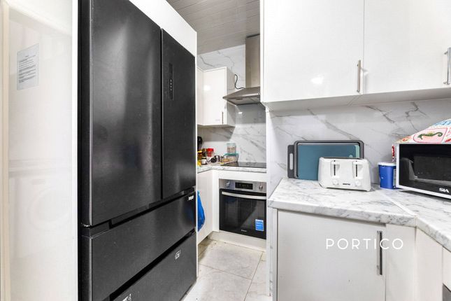 ROOM 4, 227, Fulbourne Road, London photo 4