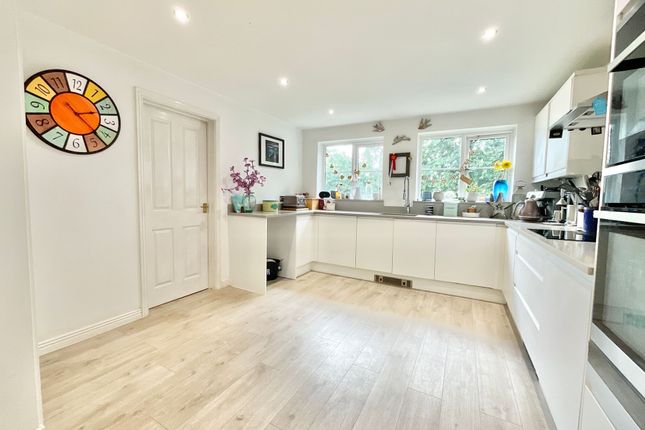 6 Blackberry Way, Stafford photo 3