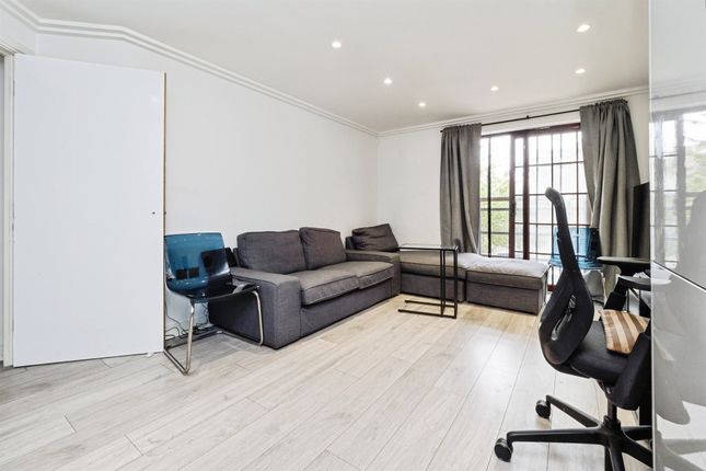 Flat 117, Hewetts Quay, 26-32, Abbey Road, Barking photo 4