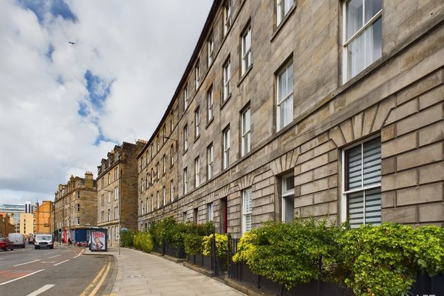 Thumbnail Flat to rent in Hope Park Crescent, Newington, Edinburgh