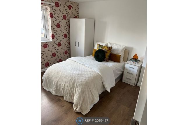 Thumbnail Room to rent in Whitmore Way, Basildon