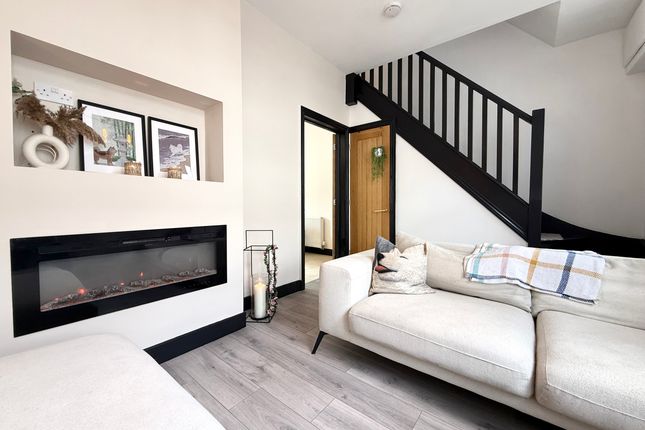 15 Abergwawr Place, Aberdare photo 4