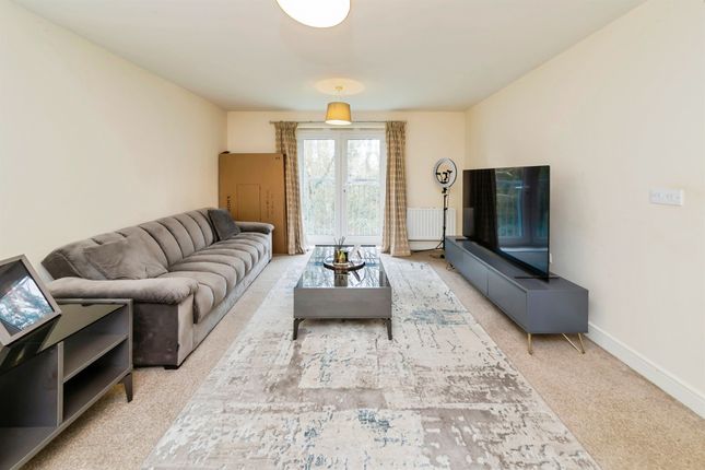 26, Copeland House, Rathlin Road, Crawley photo 2