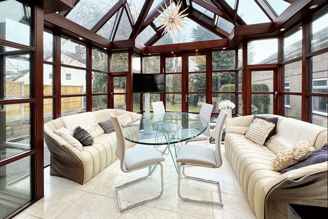 32 Sedgley Park Road, Manchester photo 3