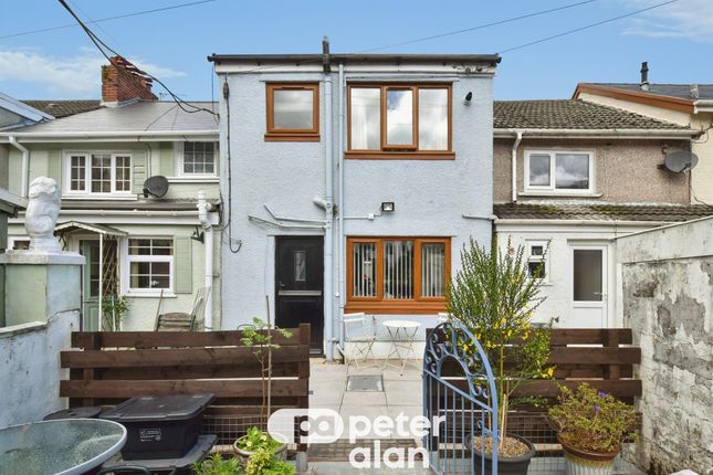 33, Lyons Place, Neath photo 3