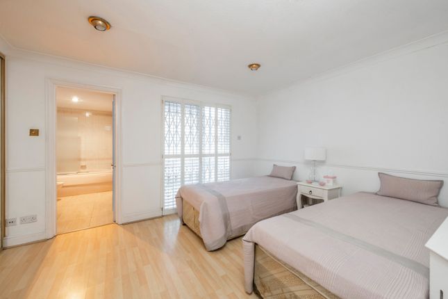 Mews house for sale in Bulmer Mews, Notting Hill
