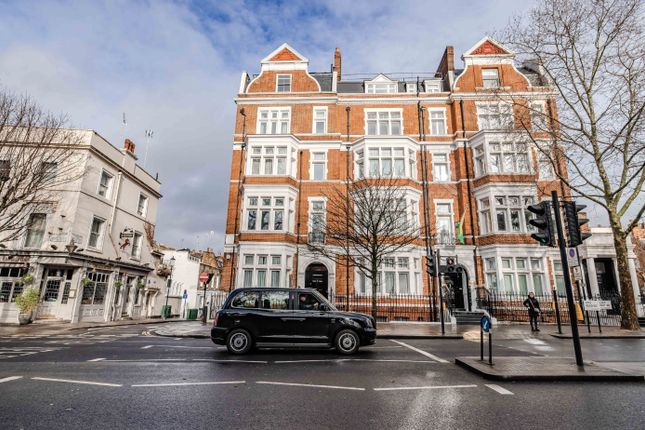 Flat to rent in Palace Court, Notting Hill Gate