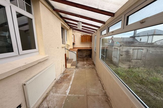 12 The Crescent, Camborne photo 4