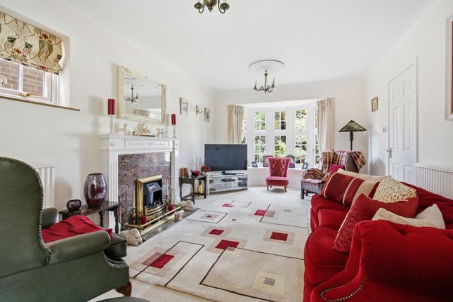 5 Sidbury Close, Ascot photo 2
