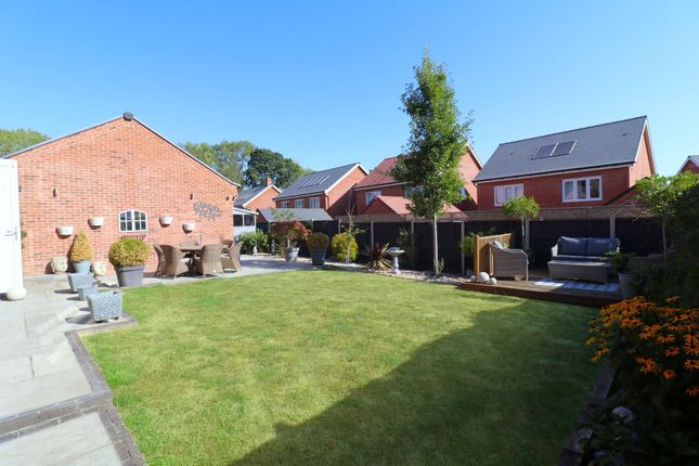 7 Turnberry Close, Southampton photo 4