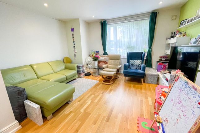 Flat 1, Kilrae, Feltham photo 3