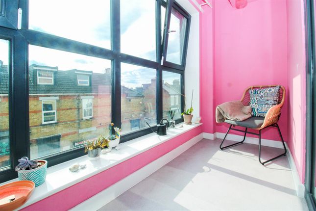 Flat for sale in Antill Road, London