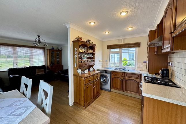 8, Severn Bridge Park Homes, Chepstow photo 4